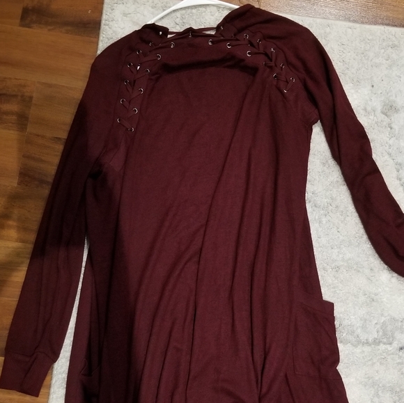 Maroon sweater - Picture 4 of 6